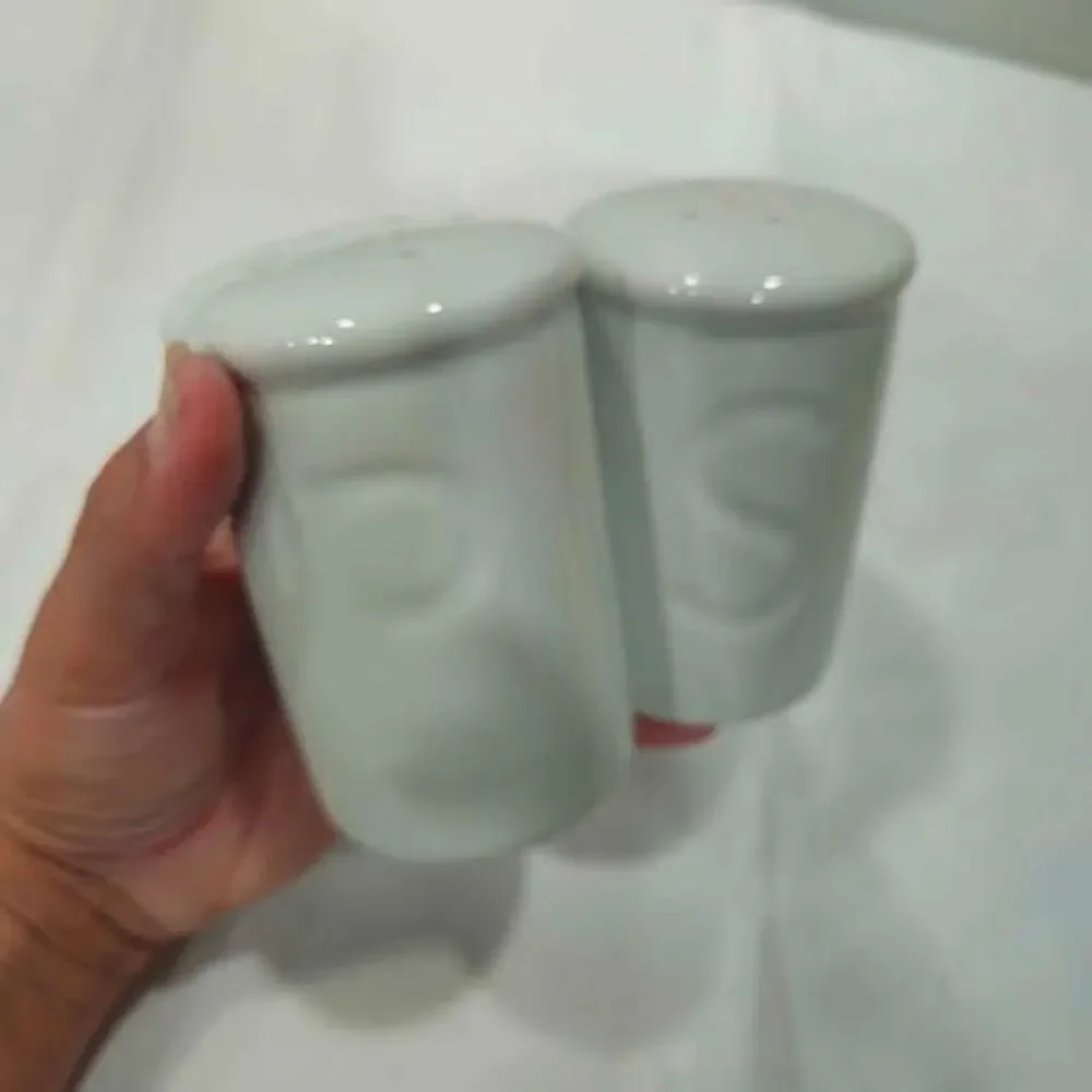 White ceramic salt pepper shakers